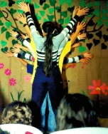 רוקדים ושרים- ט"ו בשבט תשנ"ו 1996- 5. הצילום באדיבות הארכיון