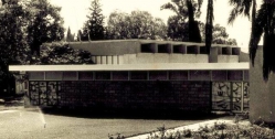 1971- האגף הראשון- הכניסה הייתה ממזרח. התמונה מהארכיון