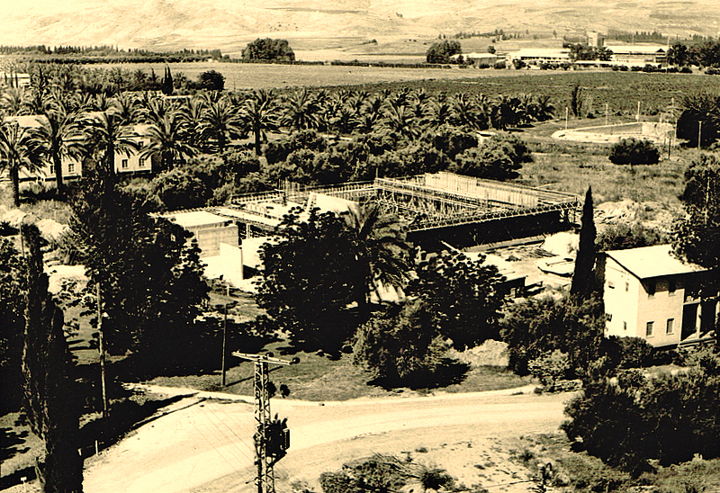 בית דודיקה בבנייה- הצילום באדיבות הארכיון.