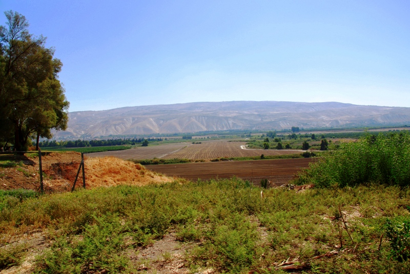 נוף הזור והגלעד מכיוון האקוודוקט. צילם: עמית וייסברג