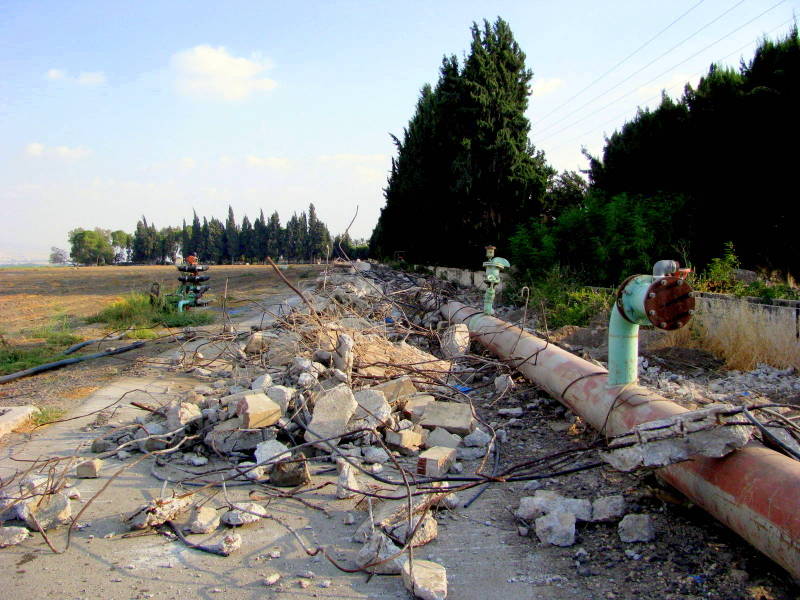 החלפת צינור המים ליד האקוודוקט. צילם: עמית וייסברג