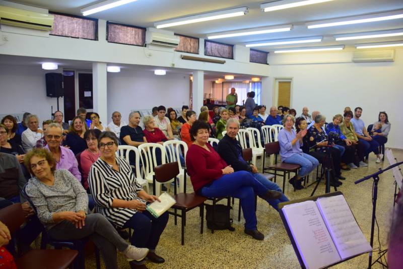 השקת ספר הביכורים של בשמת פרח-פנקס "אדמוות" 30/11/19- 6