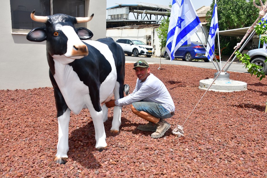 חנוכת מכון החליבה החדש ברפת 26.4.22 (23)