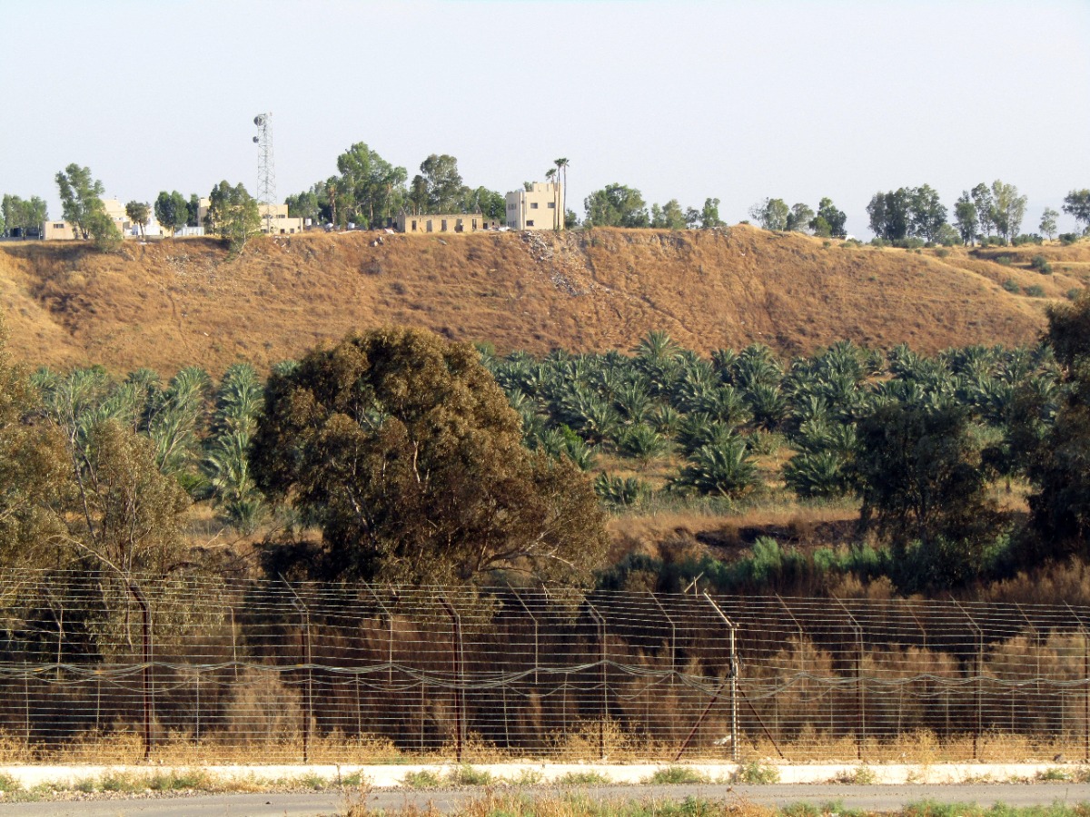 אותו מקום בתקריב