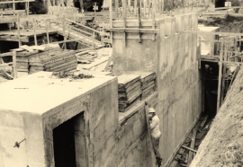 בניית מקלט בזמן מלחמת ההתשה. צילם: אליהו כהן ז"ל